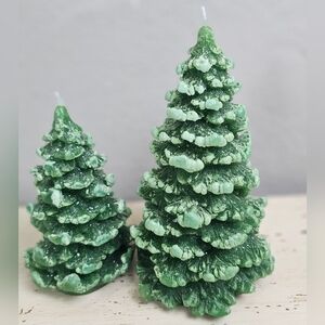 Set‎ Of 2  8.5" & 6.5"  CHRISTMAS TREE CANDLE Green